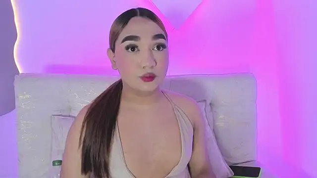 Snapshot of LiaCampbell_ chatting on July 2, 9:10 pm LiaCampbell online show from July 2, 9:10 pm