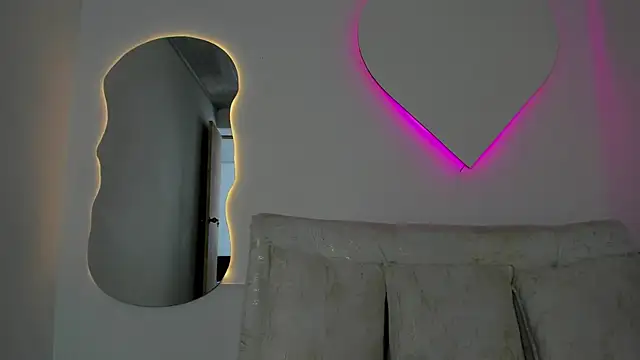 Snapshot of LiaCampbell_ chatting on July 17, 8:24 pm LiaCampbell online show from July 17, 8:24 pm