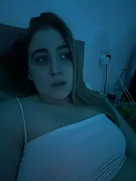 Taylormillie471 online show from May 18, 8:25 pm