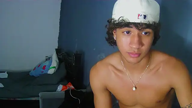 Snapshot of Hansel_take chatting on April 30, 2:07 am Hansel take online show from April 30, 2:07 am