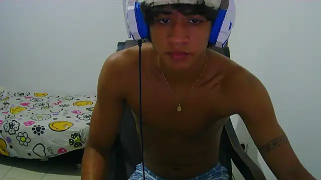 Snapshot of Hansel_take chatting on May 3, 6:14 pm Hansel take online show from May 3, 6:14 pm