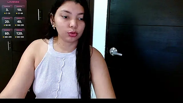 Snapshot of KarlaLoving chatting on June 24, 6:18 pm KarlaLoving online show from June 24, 6:18 pm