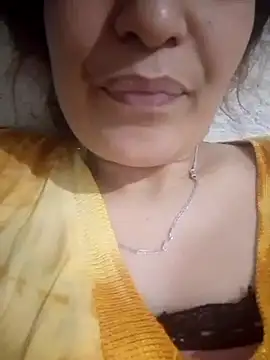 WonderfulWomen00 online show from May 3, 9:54 pm