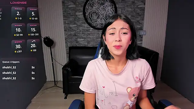 Snapshot of gemma_19_ chatting on August 7, 10:23 pm gemma 19 online show from August 7, 10:23 pm
