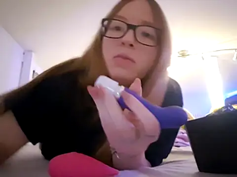 Freaky-Doll online show from May 5, 9:12 pm