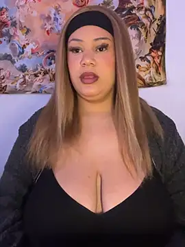CurvyDusa online show from May 12, 5:43 pm