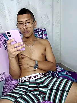 Lil black009 online show from May 4, 7:48 am
