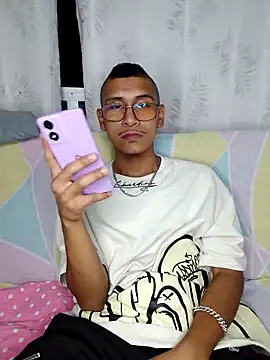 Lil black009 online show from May 12, 4:09 am