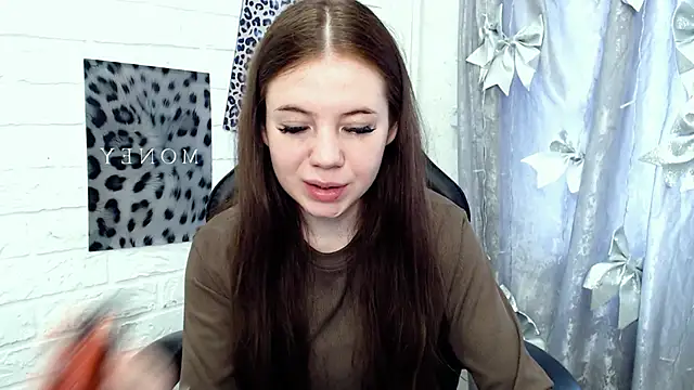 Snapshot of KendraSpt chatting on May 8, 9:36 am KendraSpt online show from May 8, 9:36 am
