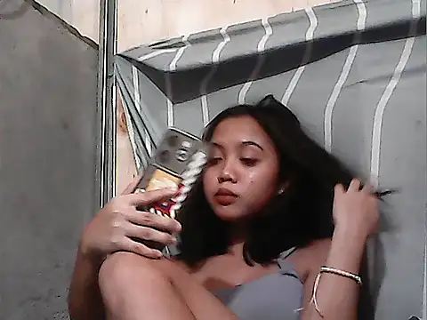 Snapshot of Yours_AsianPinayGirl18 chatting on July 16, 12:16 am Yours AsianPinayGirl18 online show from July 16, 12:16 am