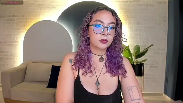 LoiseHarper online show from May 8, 2:50 am