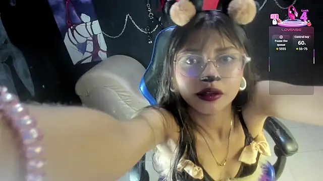 Snapshot of Noa_lau chatting on June 16, 8:11 pm Noa lau online show from June 16, 8:11 pm