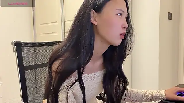 Snapshot of -LINXI chatting on June 28, 1:17 pm -LINXI online show from June 28, 1:17 pm