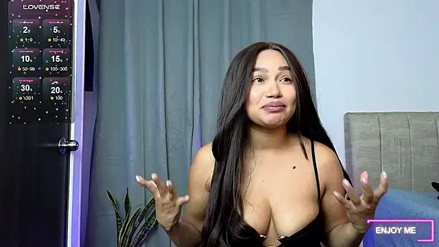 megangil  online show from July 12, 6:37 am