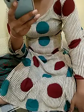 Seema yadav01 online show from June 7, 6:06 am