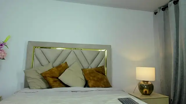 Snapshot of karla_queen7 chatting on July 18, 11:25 am karla queen7 online show from July 18, 11:25 am