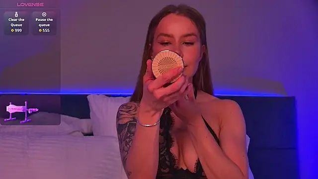 AshleyRoyse online show from May 8, 1:38 pm