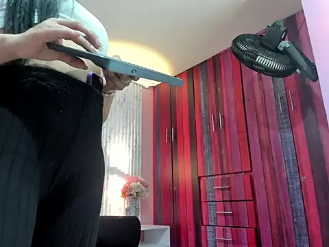 Katemos st online show from May 13, 3:09 pm