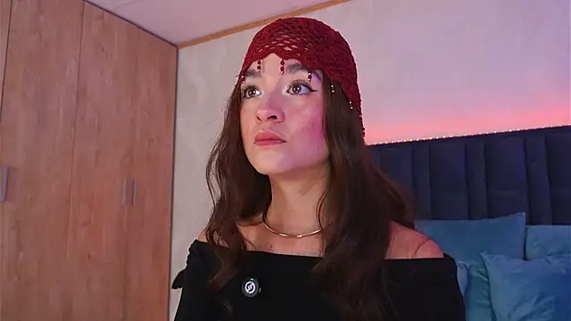 LucyFlame online show from August 5, 4:37 am