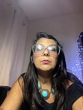 VelvetLunna online show from May 2, 3:44 am