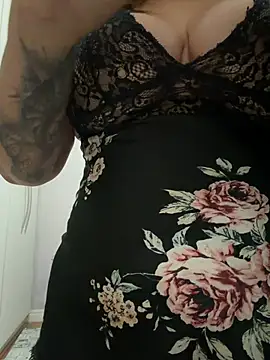 Snapshot of Mariiii_morena chatting on July 1, 9:00 am Mariiii morena online show from July 1, 9:00 am