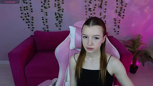 Snapshot of Eva_Th0mpson chatting on May 13, 1:03 am Eva Th0mpson online show from May 13, 1:03 am