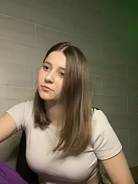 Blossom Emily online show from May 14, 6:04 pm