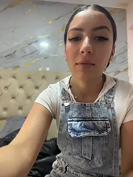 Snapshot of Julieth_ec chatting on July 8, 12:20 pm Julieth ec online show from July 8, 12:20 pm