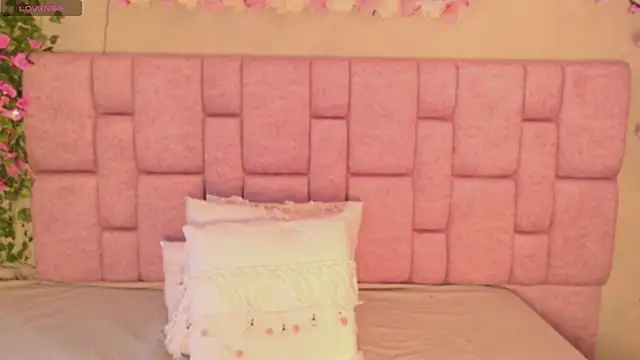 Snapshot of TiffanyEbony_ chatting on May 12, 1:52 pm TiffanyEbony online show from May 12, 1:52 pm