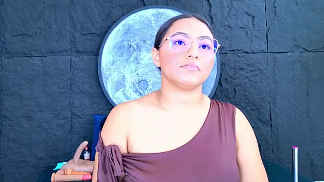 Snapshot of JessiBannkss chatting on June 24, 12:37 pm JessiBannkss online show from June 24, 12:37 pm