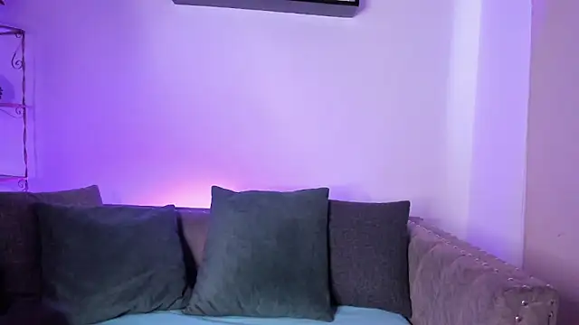 Snapshot of AnnyRosse_699 chatting on June 6, 1:27 pm AnnyRosse 699 online show from June 6, 1:27 pm