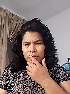 Aurorasaenz  online show from June 30, 12:17 pm