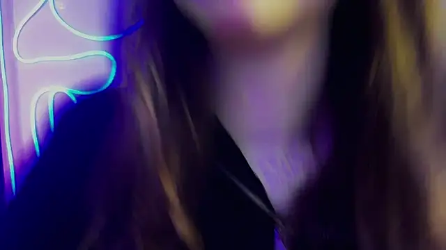 Snapshot of evvaavve chatting on July 3, 1:23 am evvaavve online show from July 3, 1:23 am