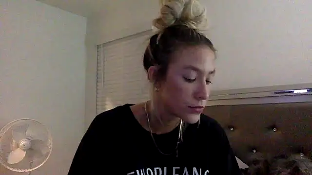Misss alyssaaa online show from May 8, 1:11 am