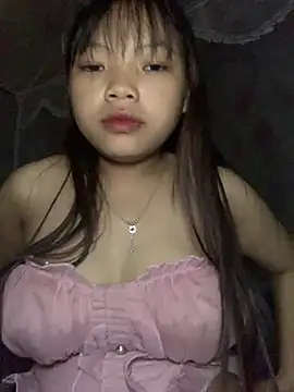Snapshot of Cham-py chatting on May 11, 1:44 am Cham-py online show from May 11, 1:44 am
