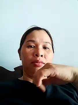 Snapshot of Dug_1x chatting on May 3, 5:35 am Dug 1x online show from May 3, 5:35 am