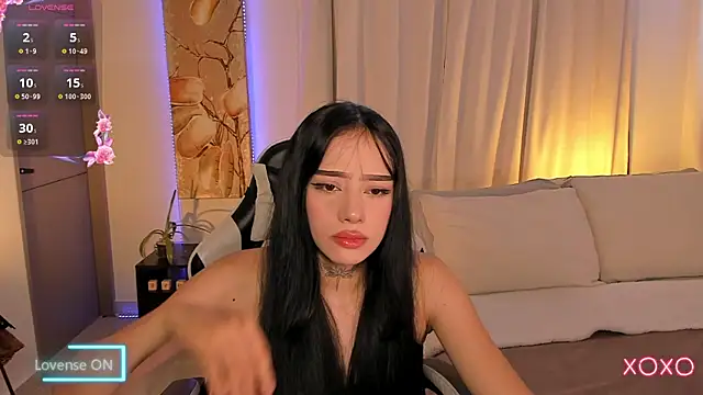 Snapshot of ludovikasallow chatting on June 24, 9:36 pm ludovikasallow online show from June 24, 9:36 pm