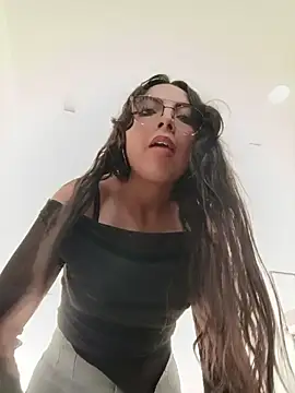JENNIFER  03 online show from May 31, 4:25 pm