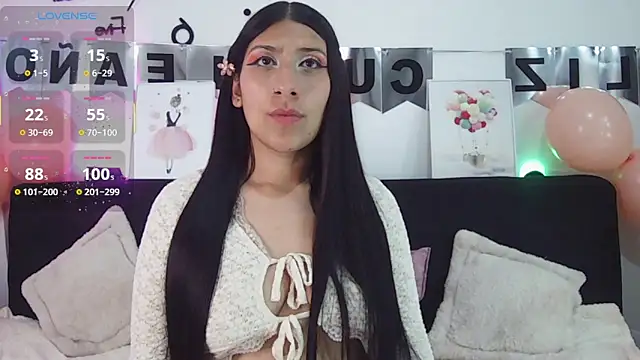 Snapshot of Sara_Blum chatting on June 12, 9:25 pm Sara Blum online show from June 12, 9:25 pm