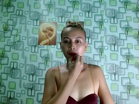Sweet Crystal69 online show from June 7, 12:42 pm