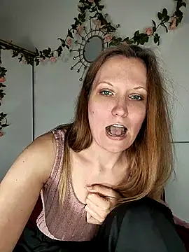 Candy Cougar online show from May 7, 6:30 am