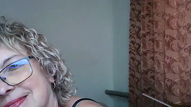 ElizabethGorden online show from June 19, 1:59 pm