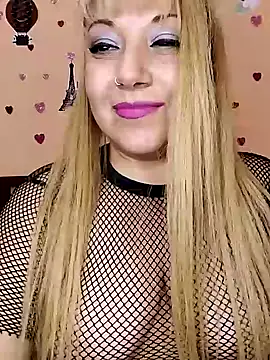 Venuss Milf online show from May 25, 10:49 pm