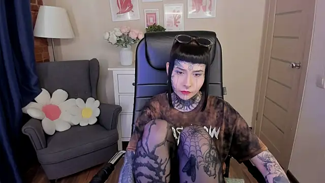Bloood  Mary online show from June 19, 11:36 am