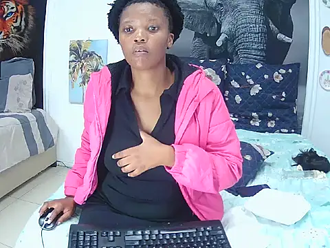 Snapshot of DivineShady chatting on May 11, 2:45 pm DivineShady online show from May 11, 2:45 pm