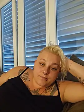 Snapshot of Lady_Peggi chatting on July 3, 7:20 pm Lady Peggi online show from July 3, 7:20 pm