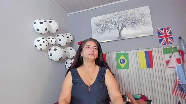 Snapshot of rosse_m1 chatting on July 25, 12:14 pm rosse m1 online show from July 25, 12:14 pm