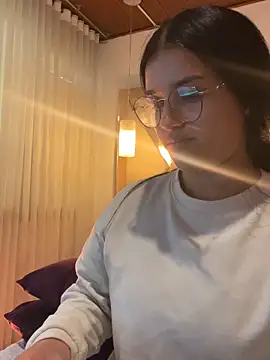 Xhelen 1 online show from May 19, 9:32 pm