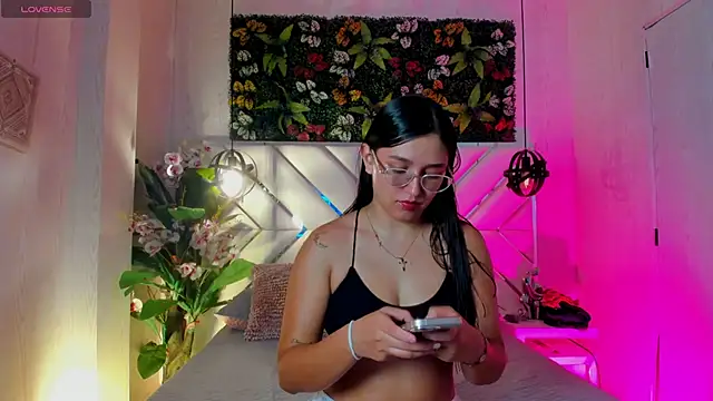 Snapshot of Janett_Moore chatting on June 21, 3:31 am Janett Moore online show from June 21, 3:31 am