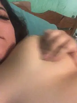 alexaparedes00 online show from May 12, 11:57 pm